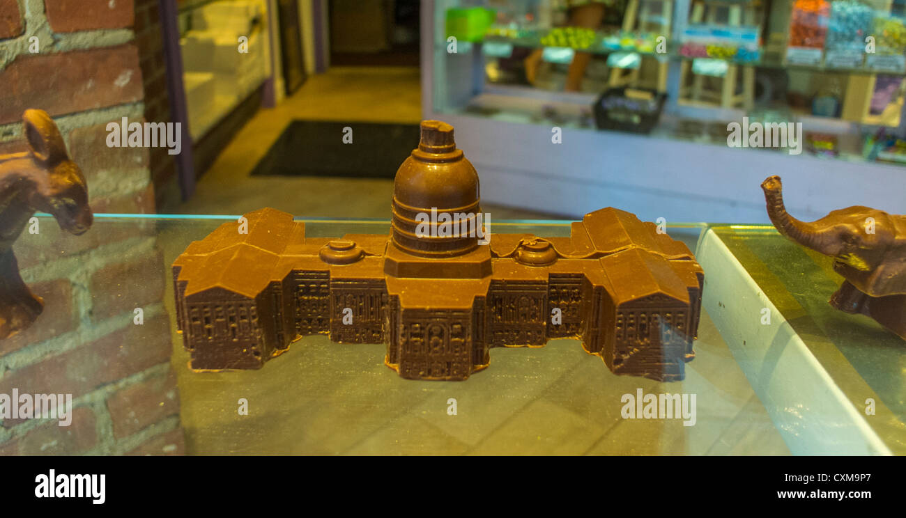 New York City, NY, USA, Chocolate Store, Shop Front Window Display 'Li Lac', Shopping in Greenwich Village, Manhattan, Model Of American Capitol Building, chocolaterie Stock Photo