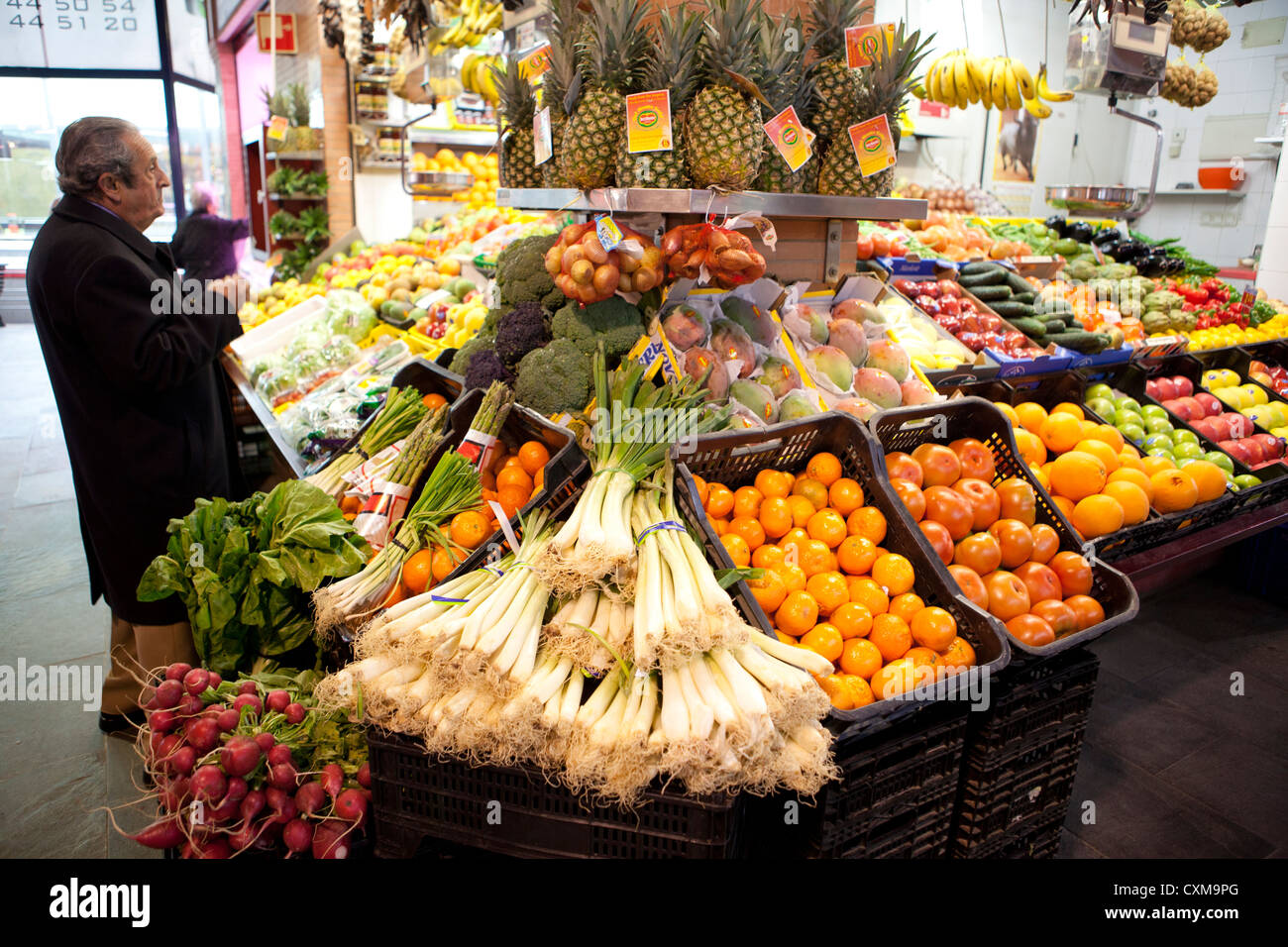 Triana market seville hi-res stock photography and images - Alamy