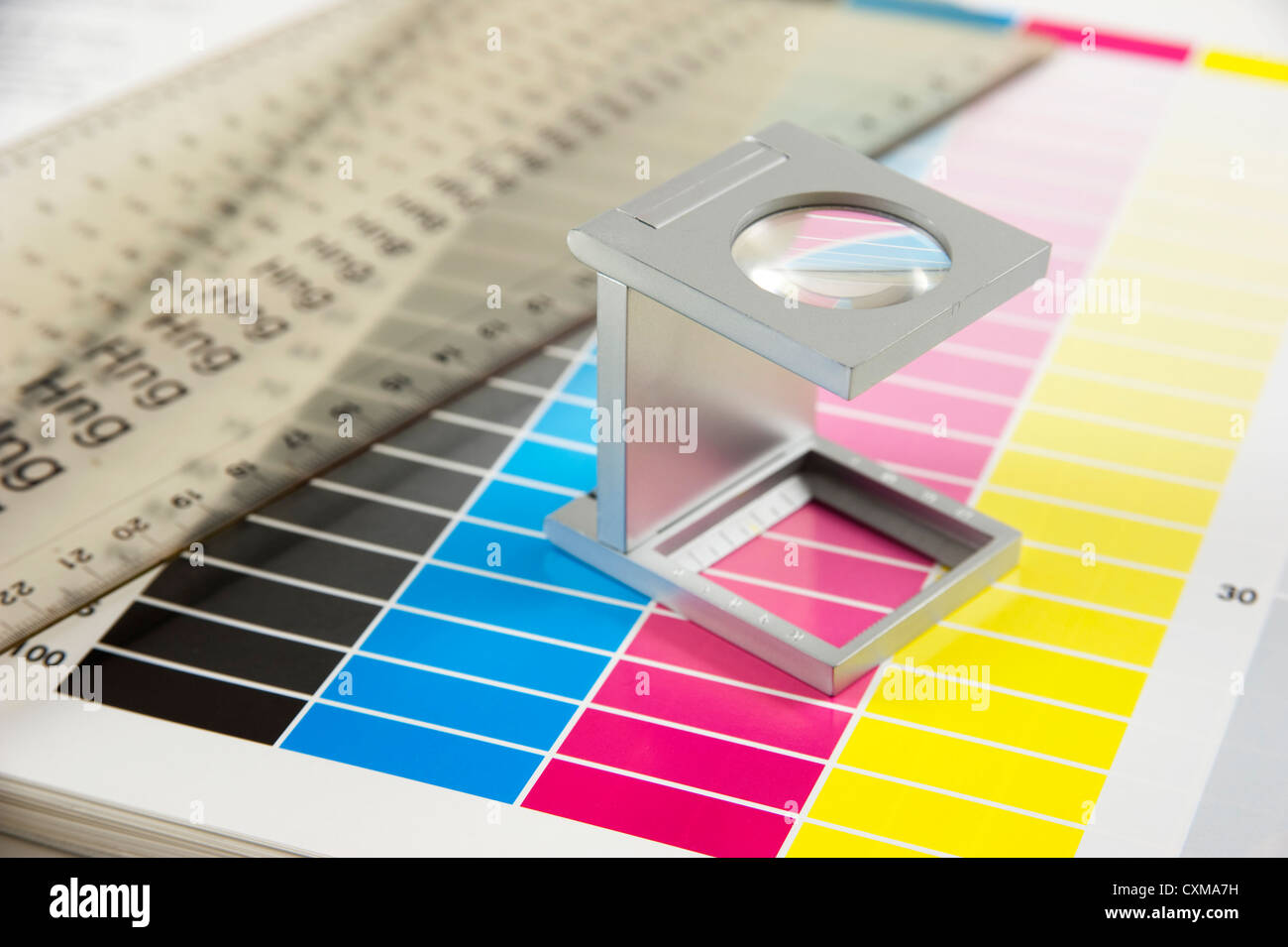 Linen tester magnifying glass hires stock photography and images Alamy