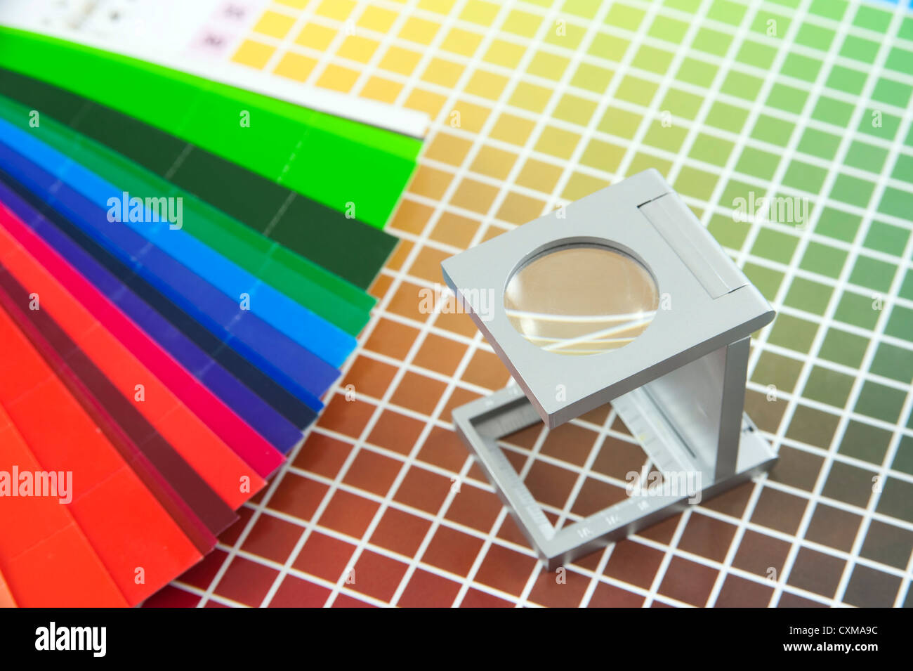 Linen tester magnifying glass hires stock photography and images Alamy