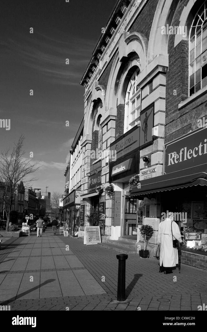 Kettering town centre hires stock photography and images Alamy