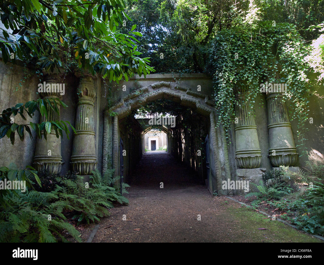Highgate Cemetery West in London Stock Photo Alamy