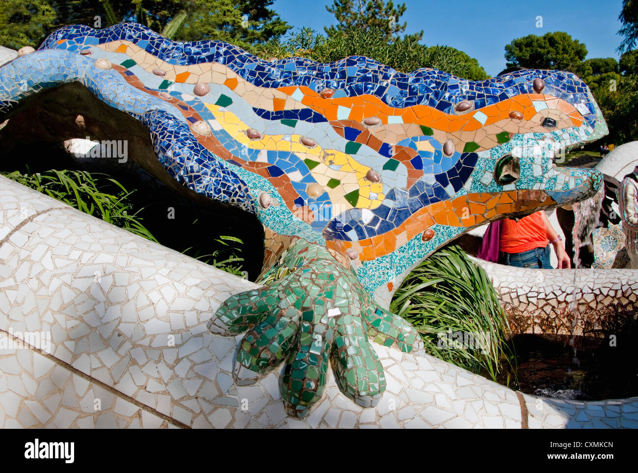 Antoni Gaudi S Mosaic Dragon Fountain At Entrance Of Parc Guell In Stock Photo Alamy