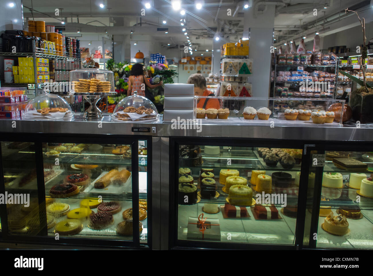 New York, NY, USA, Gourmet Food Grocery , American Bakery, Cakes bakery shelves display, Shopping in Greenwich Village, Citarella Store Stock Photo