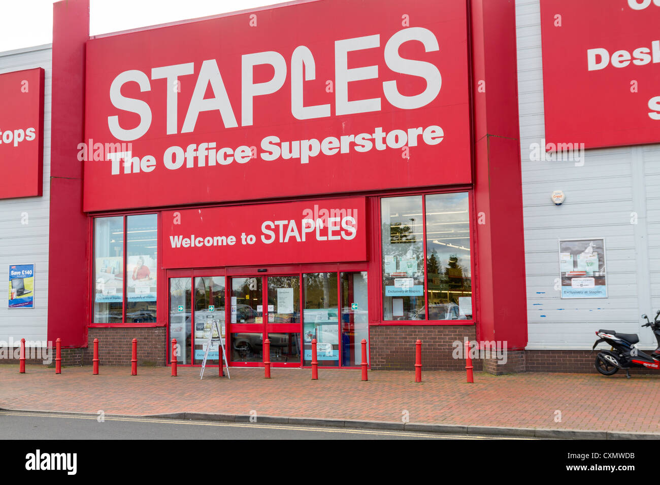Staples Superstore in the Merry Hill shopping centre Brierley Hill West Midlands Stock Photo