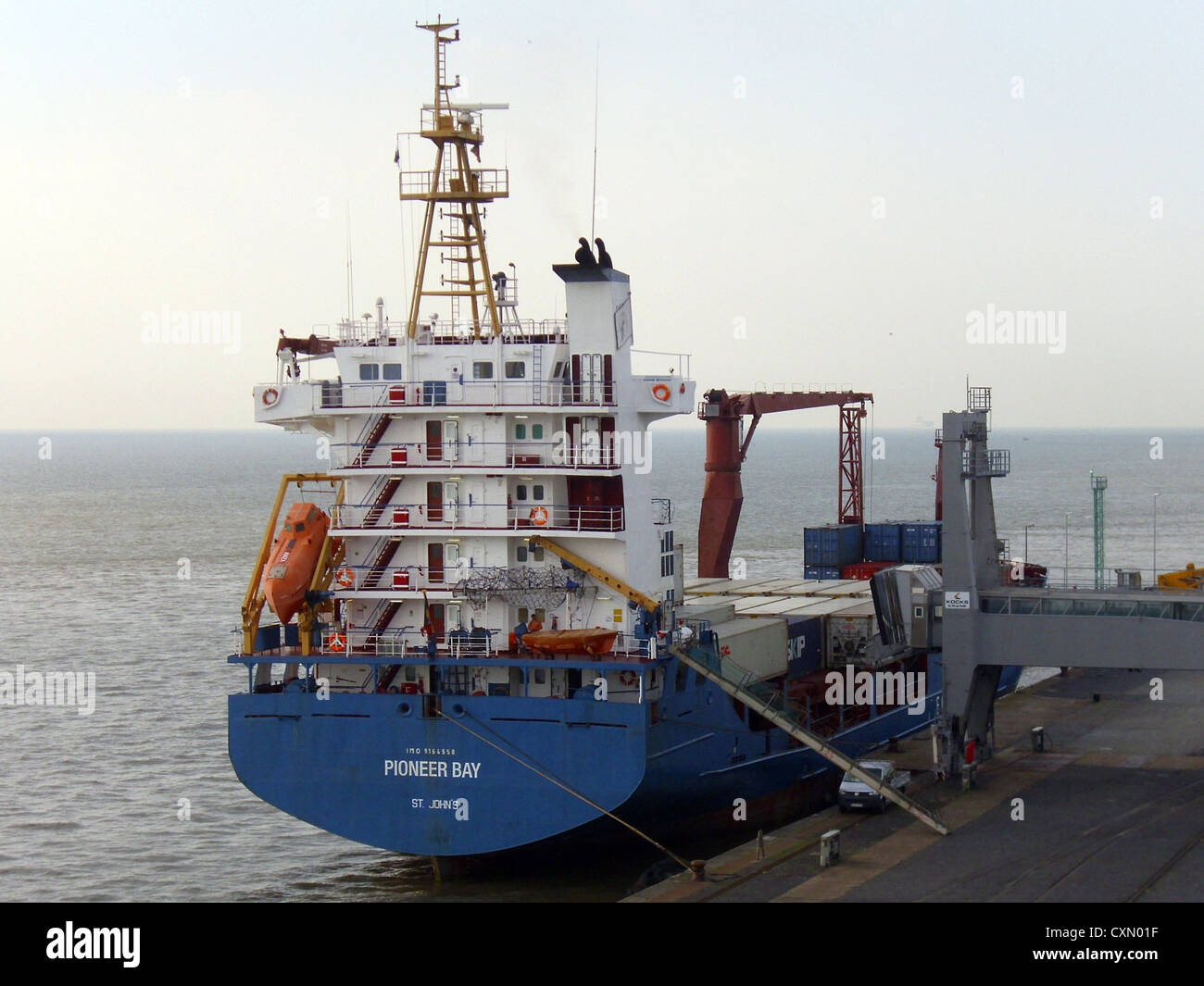 The feeder ship pioneer bay moored in bremerhaven hires stock