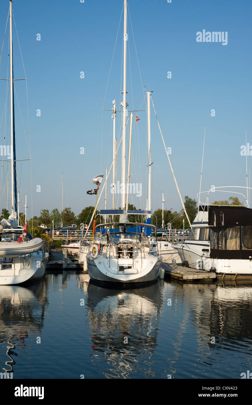 Power boats and sail boats hi-res stock photography and images - Alamy