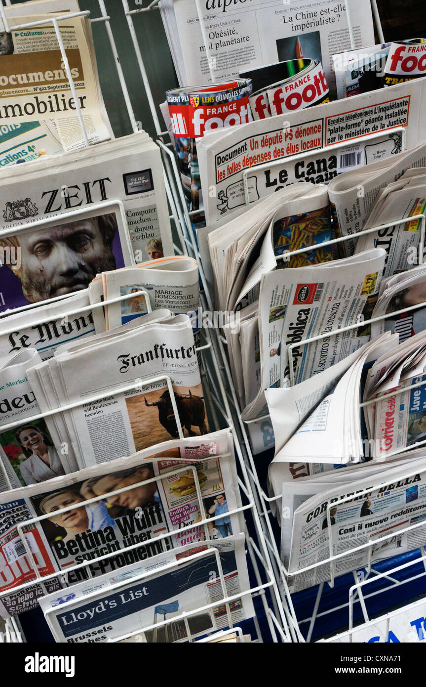 Broadsheet newspapers hires stock photography and images Alamy