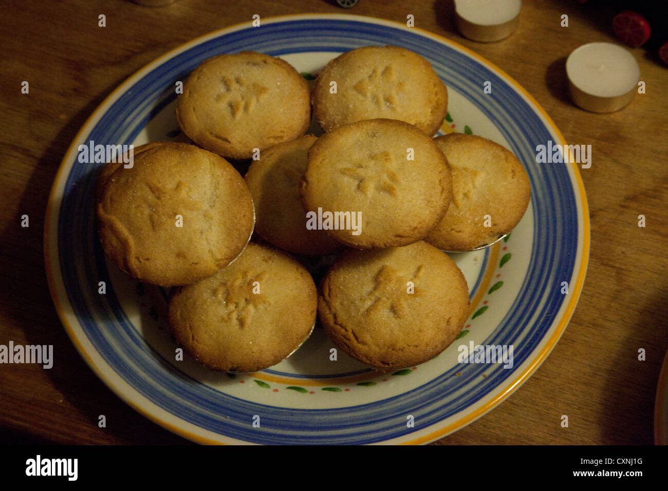 A plate of Minced Pies Stock Photo - Alamy