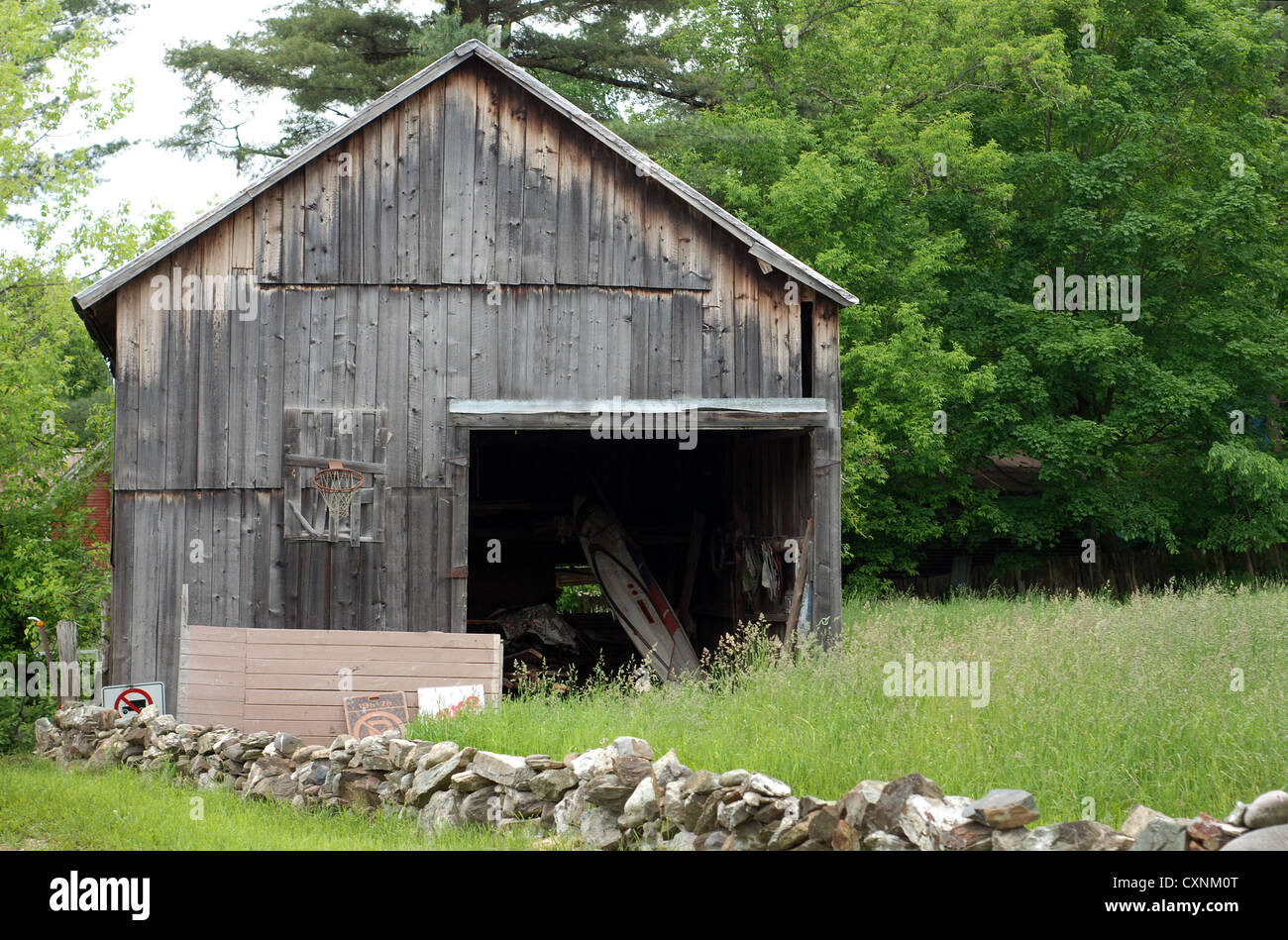 Old timber frame barn hires stock photography and images Alamy