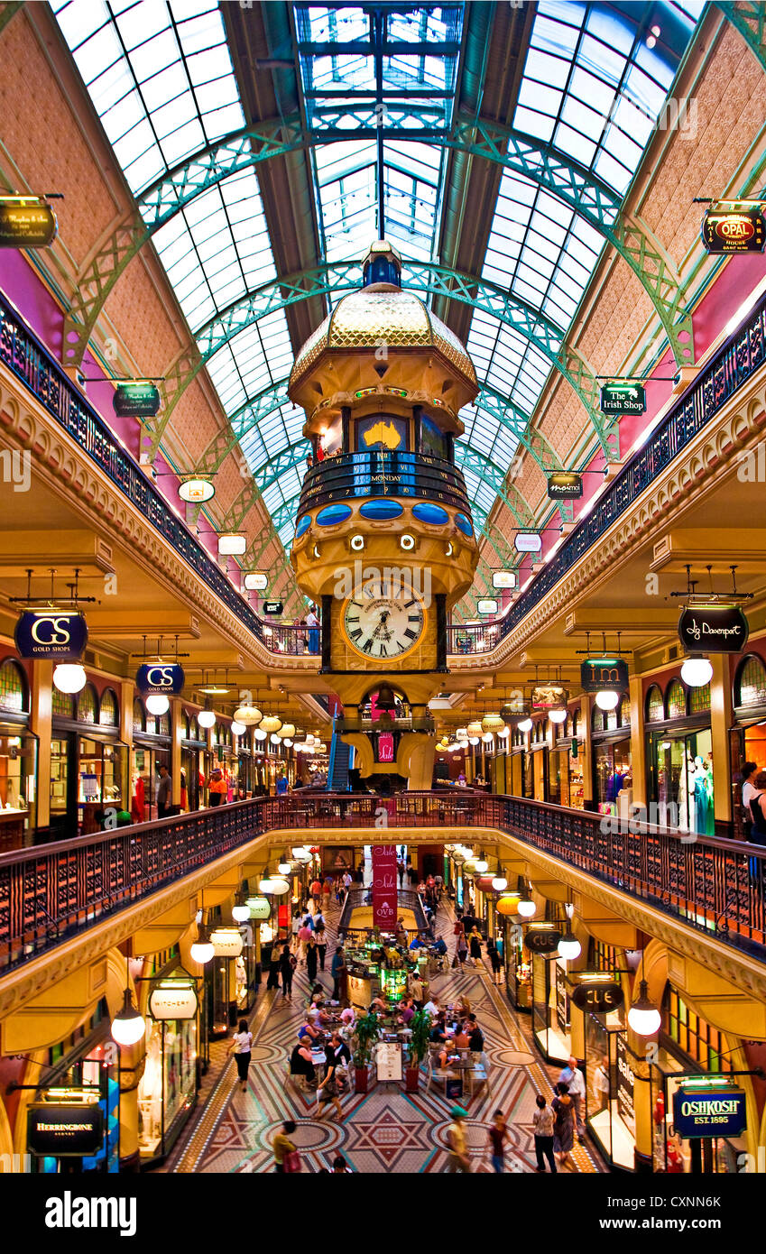 Royal clock hi-res stock photography and images - Alamy