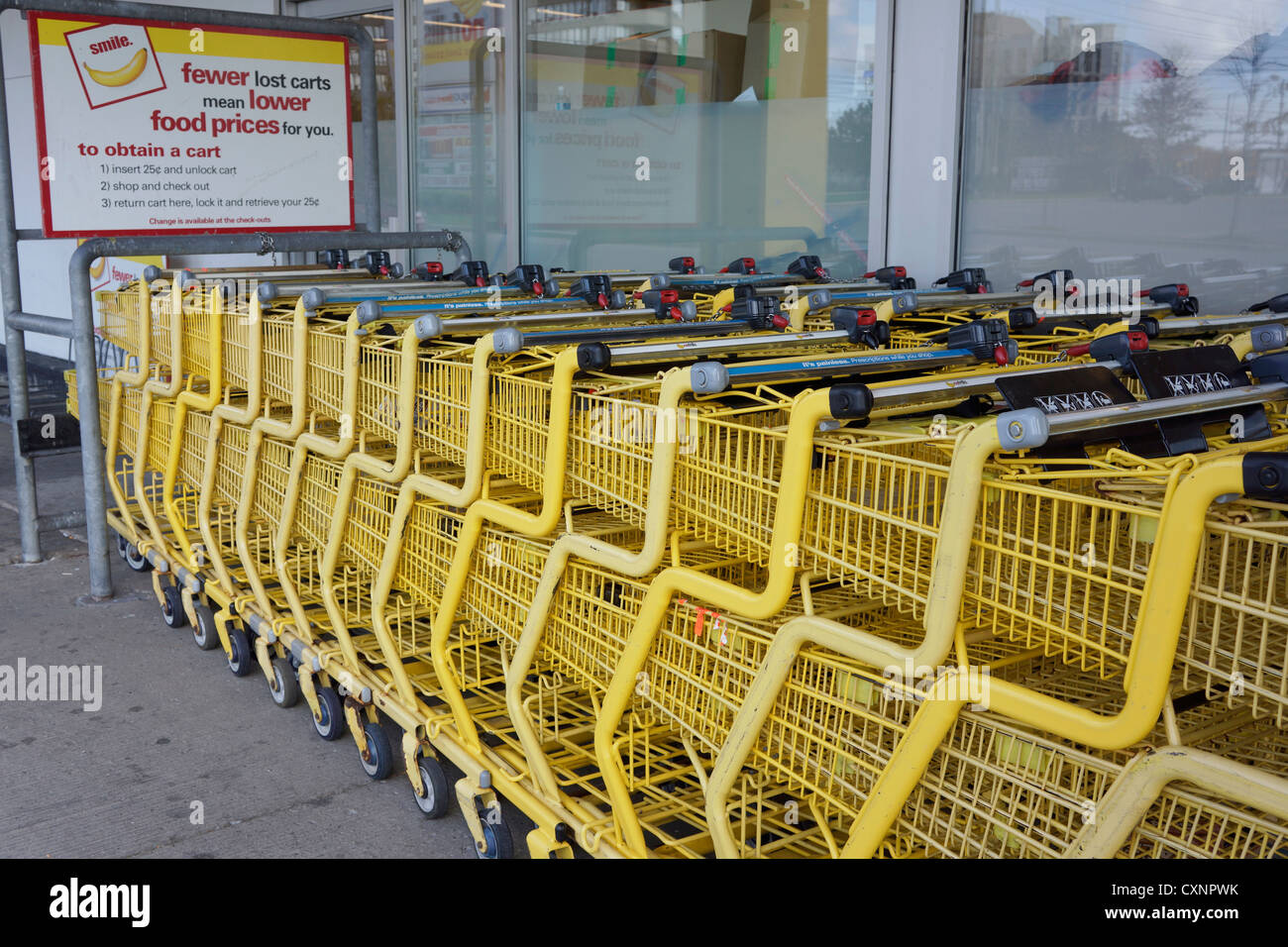 No frills canada grocery store hires stock photography and images Alamy