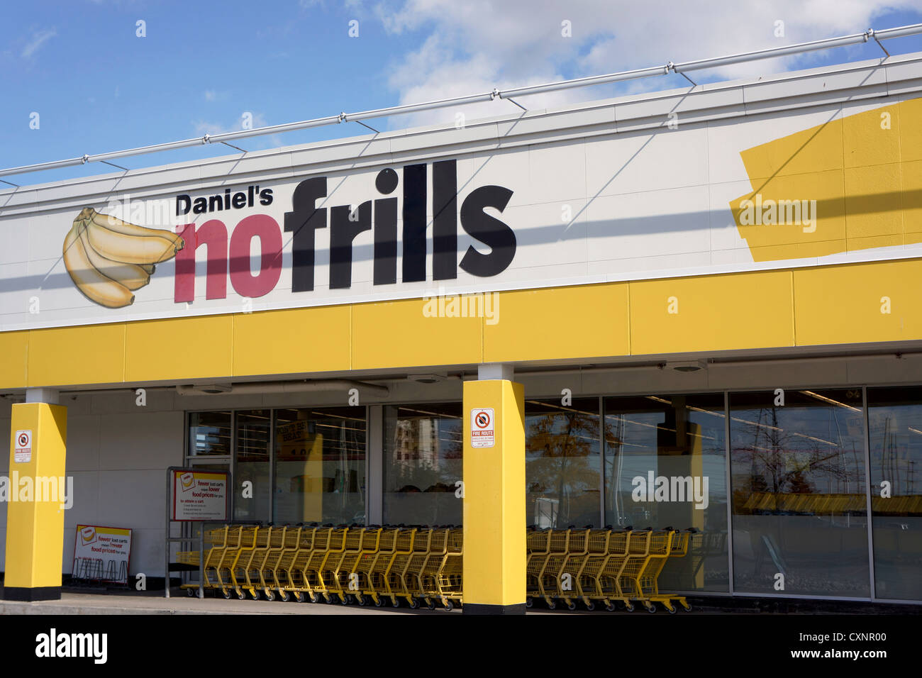 Canada supermarket no frills hi-res stock photography and images - Alamy