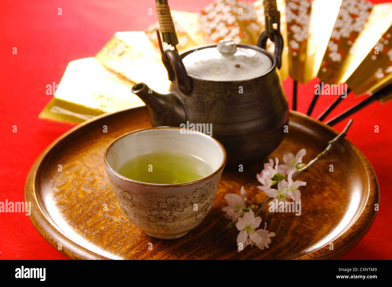 Japanese style teapot hires stock photography and images Alamy