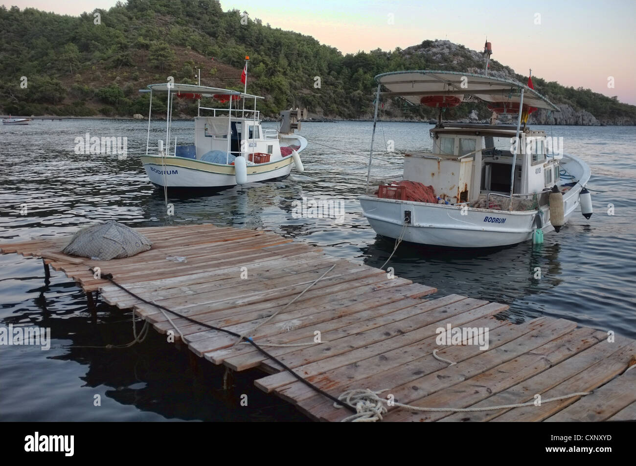 Boats 2 small fishing hi-res stock photography and images - Alamy