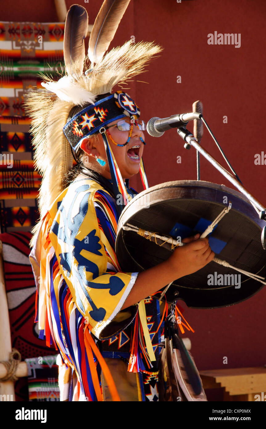 Pow Singer Hoop Dancer Powwow High Resolution Stock Photography and Images - Alamy