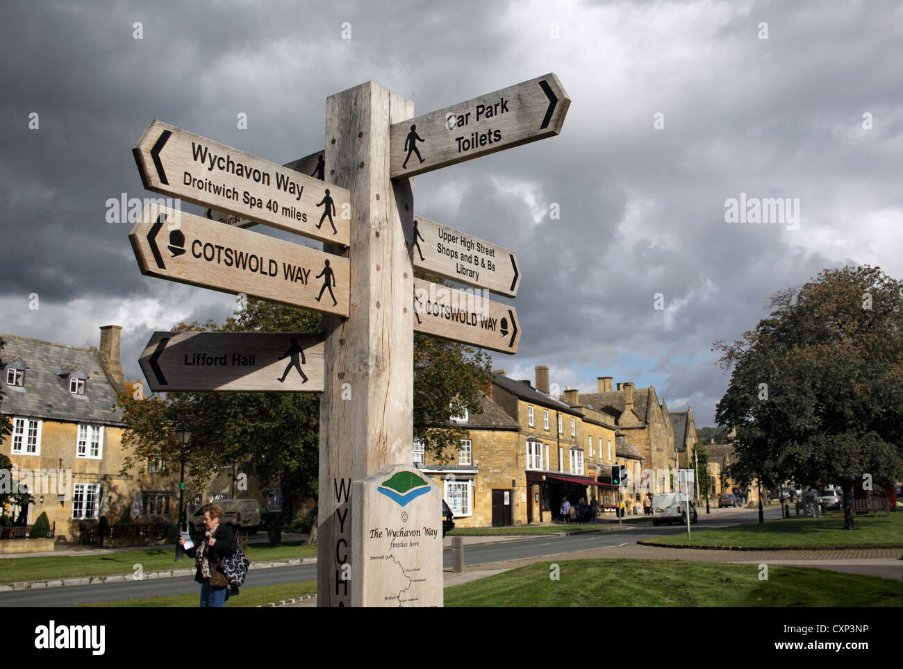 Signpost for the Wychavon Way and the Cotswold Way, in Broadway, Gloucestershire. Stock Photo