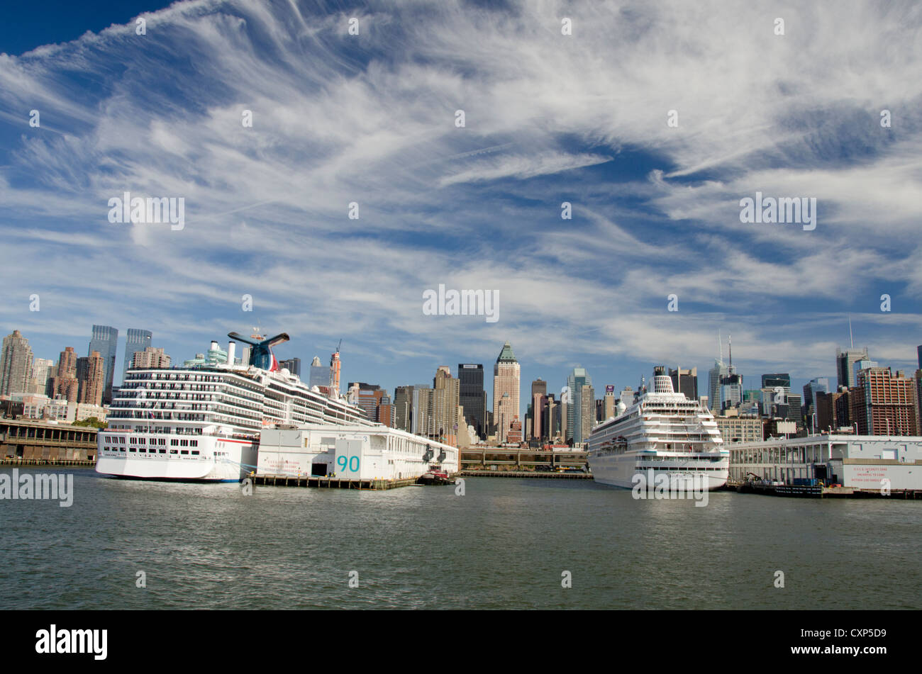 New York, ships at the piers on the East River 1900th year 39 New York, ships at the piers on the East River 1900th year 83