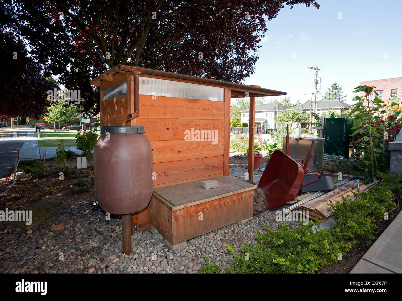 Rain barrel hires stock photography and images Alamy