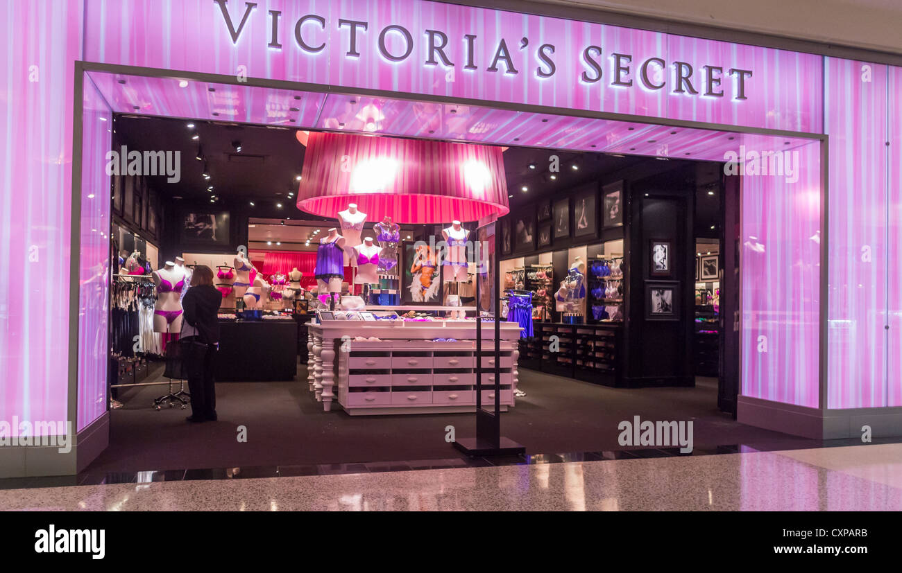 New York City, NY, USA, inside 'King's Plaza' Shopping Mall, 'Victoria's Secret' Store Front Entrance, modern retail interior Stock Photo