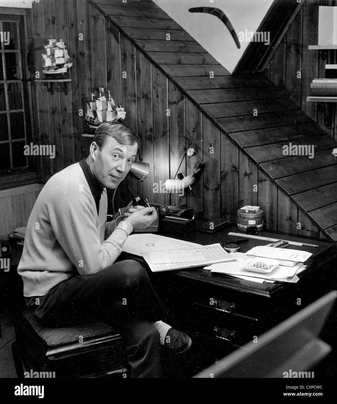 VAL DOONICAN Irish singer about 1967 Stock Photo - Alamy