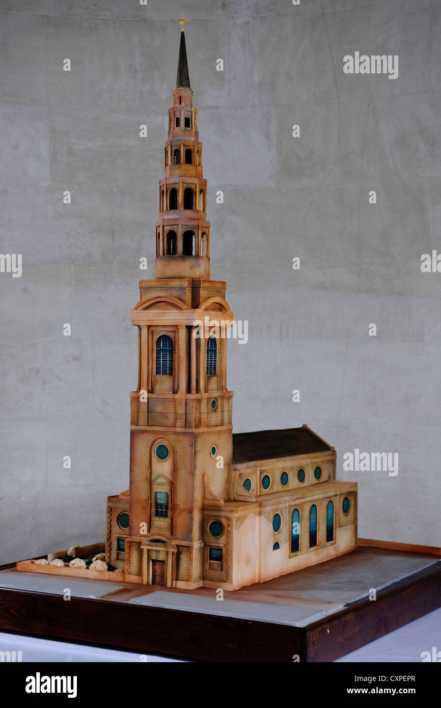 St. Bride's Church cake model, London, United Kingdom. Architect: John Robertson Architects, 2012. Cake model of St. Bride's chu Stock Photo