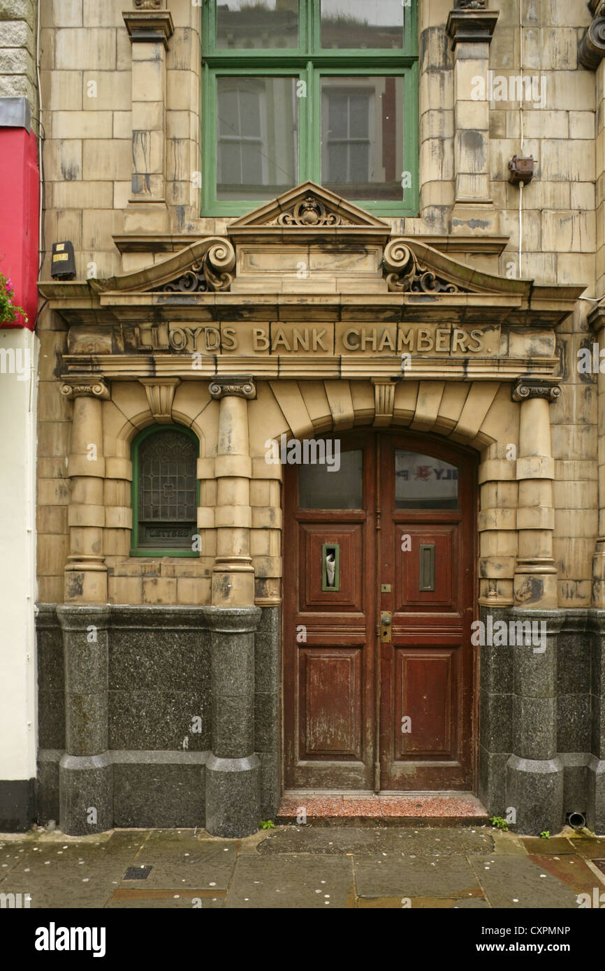 Traditional bank frontage, Caernarfon, Gwynedd, North Wales Stock Photo ...