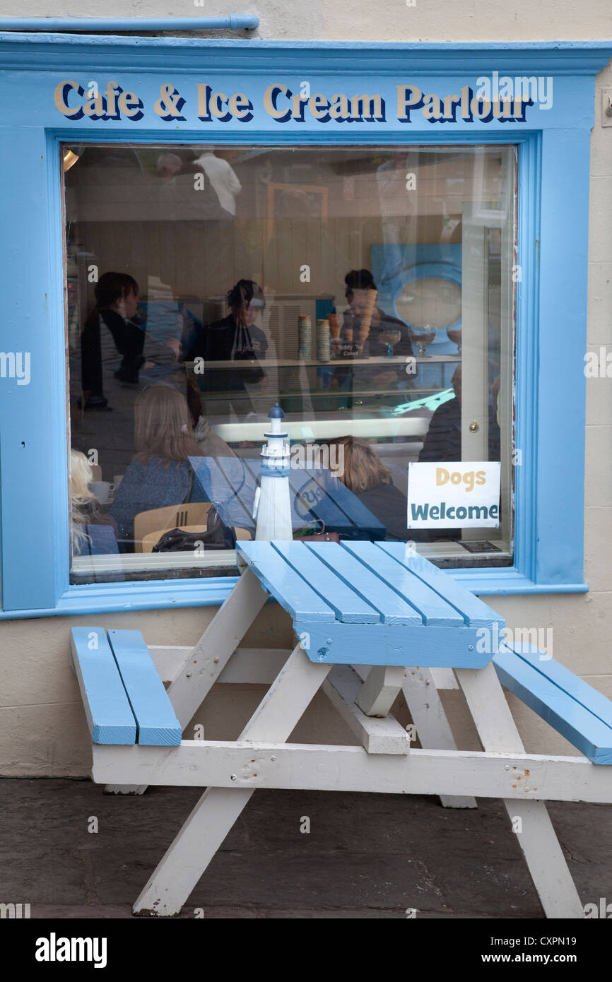 Ice Cream Parlour, Whitby, North Yorkshire Stock Photo Alamy
