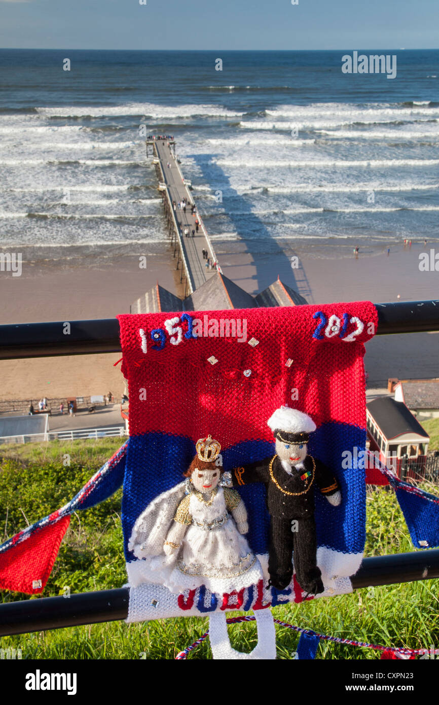 Anonymous Queens Diamond Jubilee knitting at Saltburn by the Sea, Cleveland Stock Photo