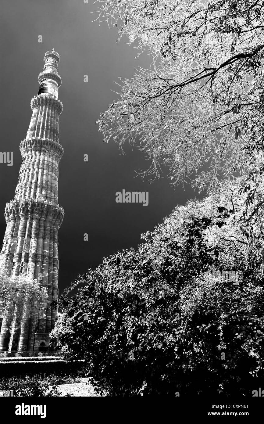 Qutub minar the largest minaret in the world dehli india stock image