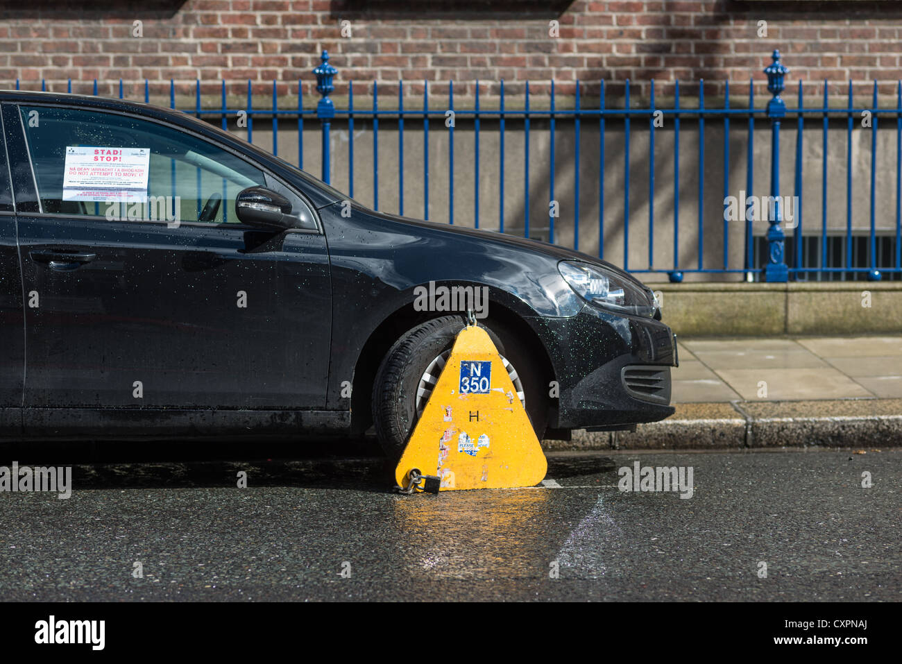 Clamped car landscape hires stock photography and images Alamy