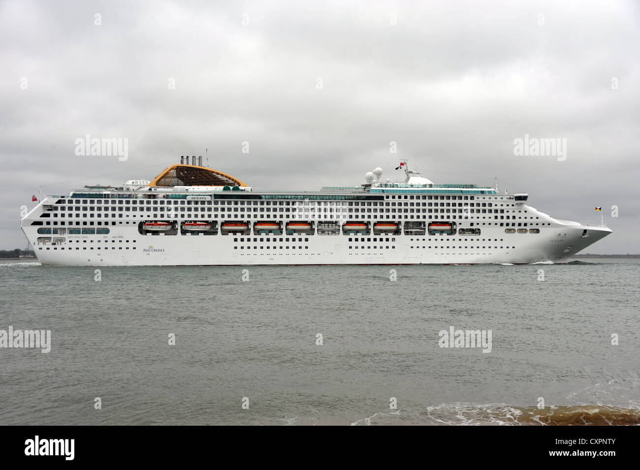 P&O Cruise  Ship Oceana leaving Southampton England Stock Photo