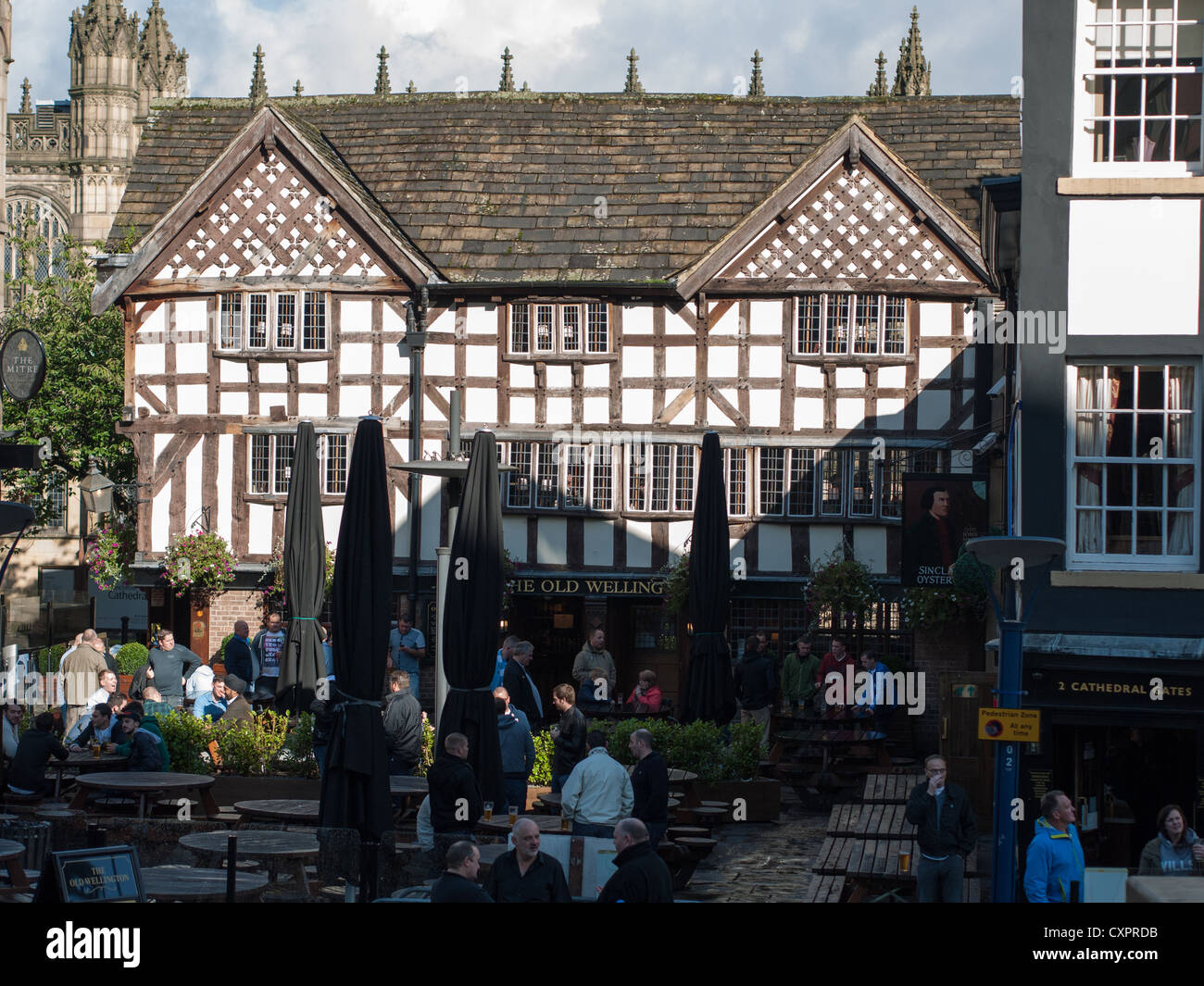 Sinclair's Oyster Bar, Shambles, Manchester Stock Photo Alamy