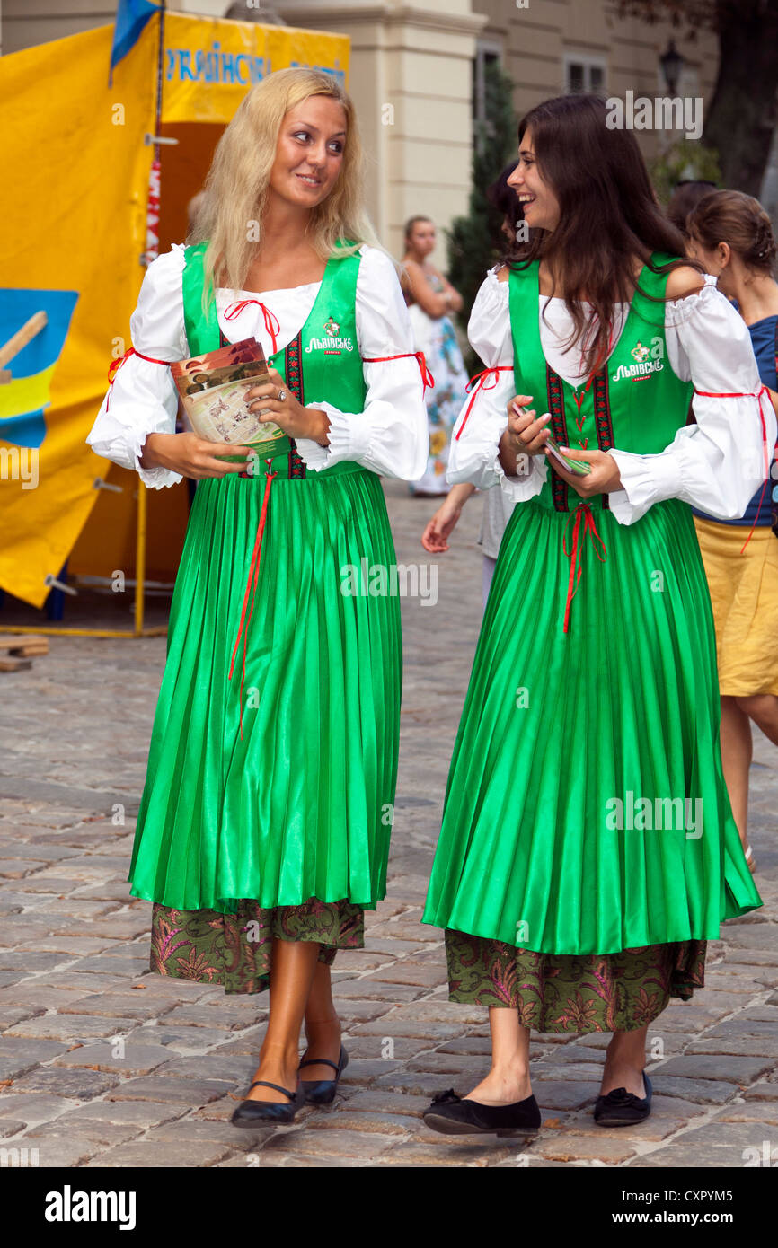 Ukrainian girls in traditional outfit, L'viv old town, Ukraine Stock Photo