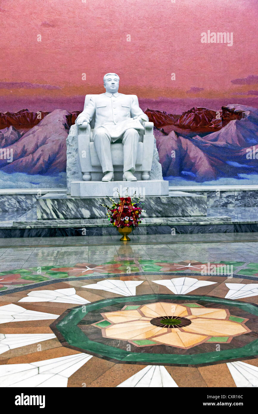 Democratic Peoples's Republic of Korea (DPRK), North Korea, Pyongyang, Grand People's Study House, statue of Kim Il Sung Stock Photo