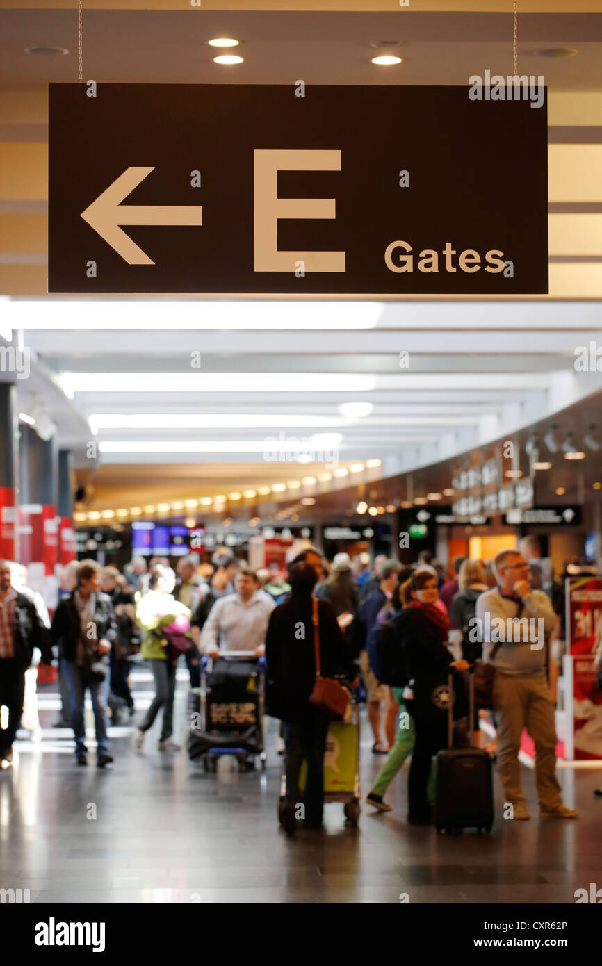 Zurich airport terminal interior hires stock photography and images Alamy