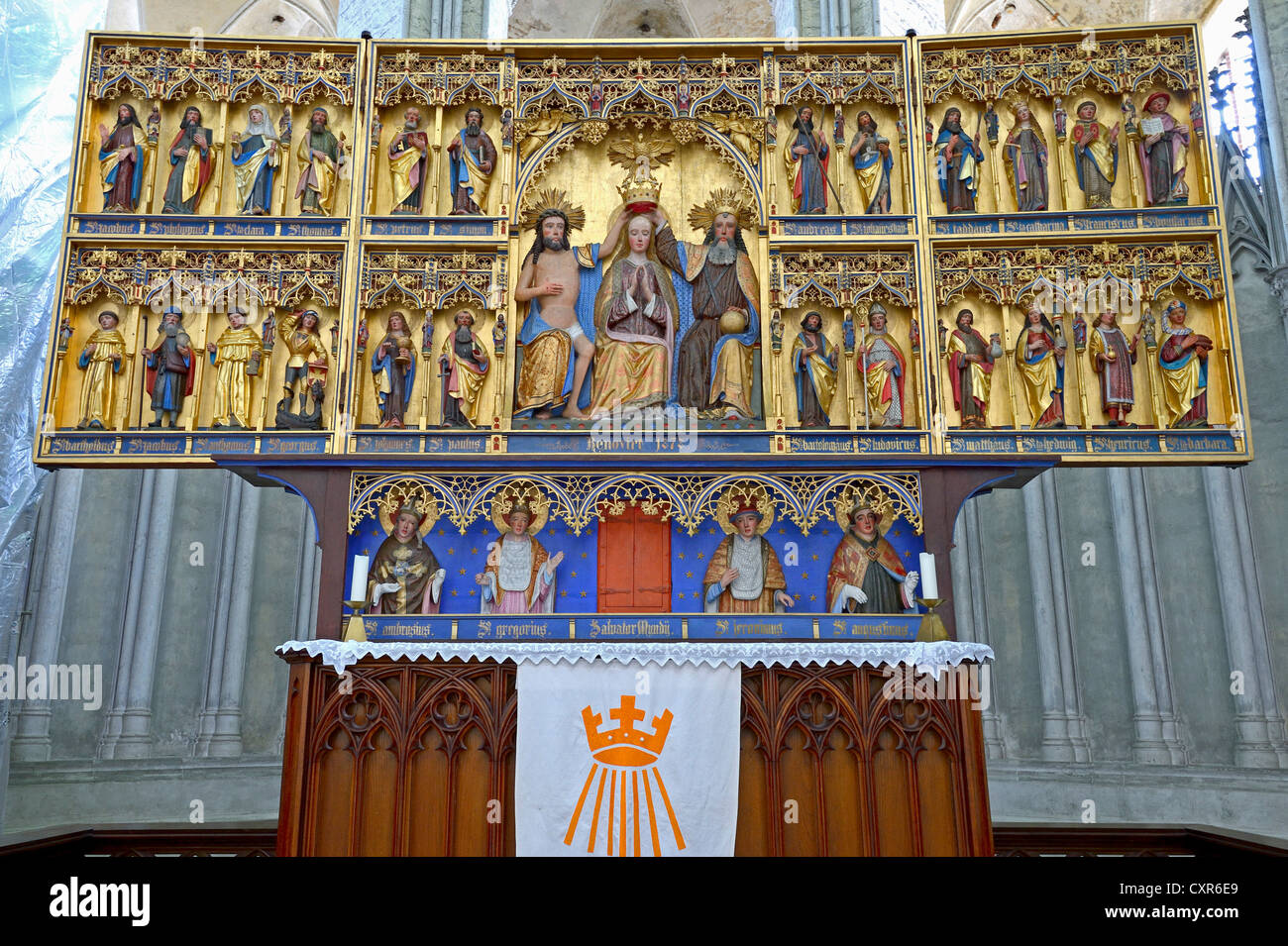 Altar of the coronation mary hi-res stock photography and images - Alamy
