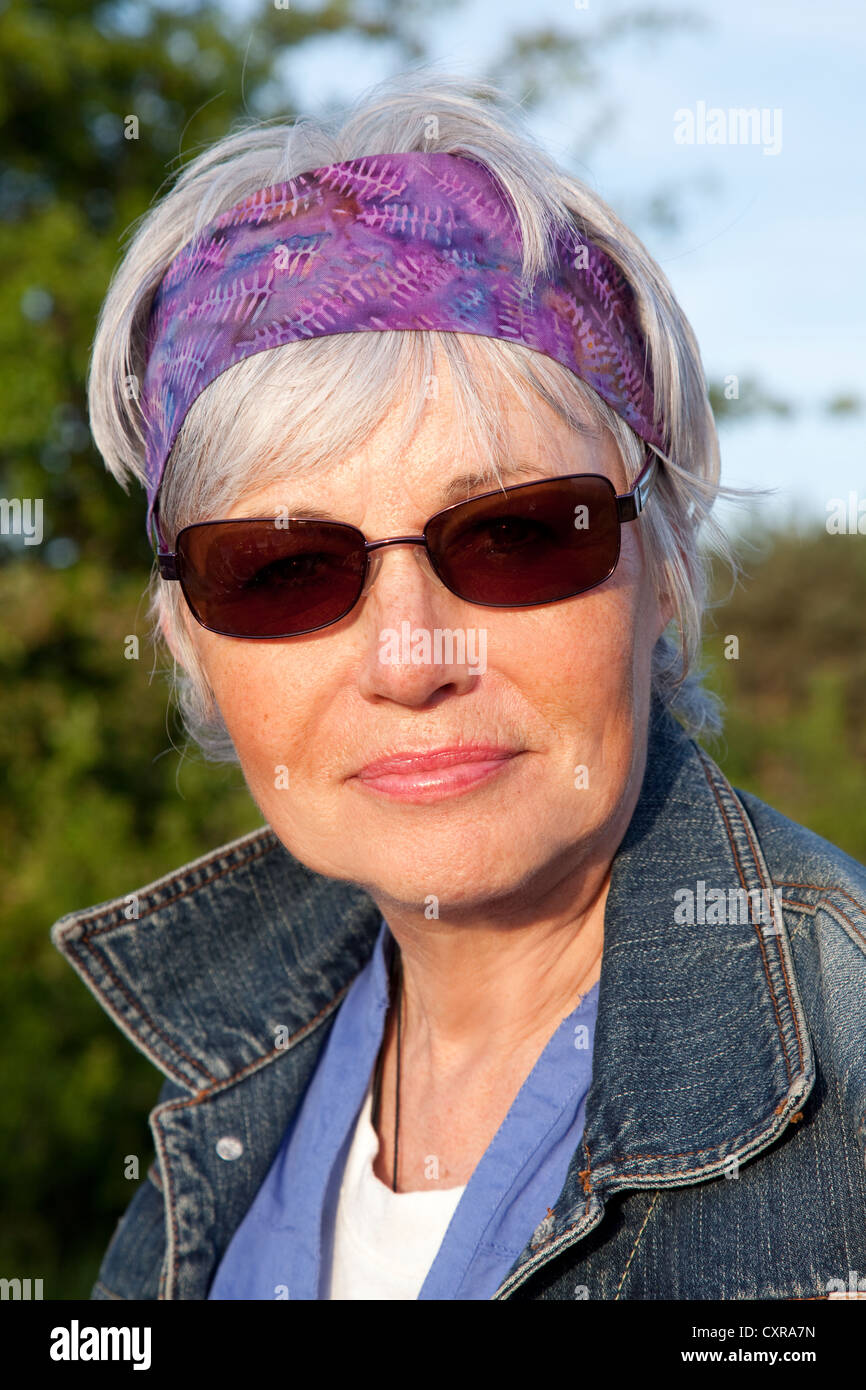 Portrait woman grey hair hi-res stock photography and images - Alamy