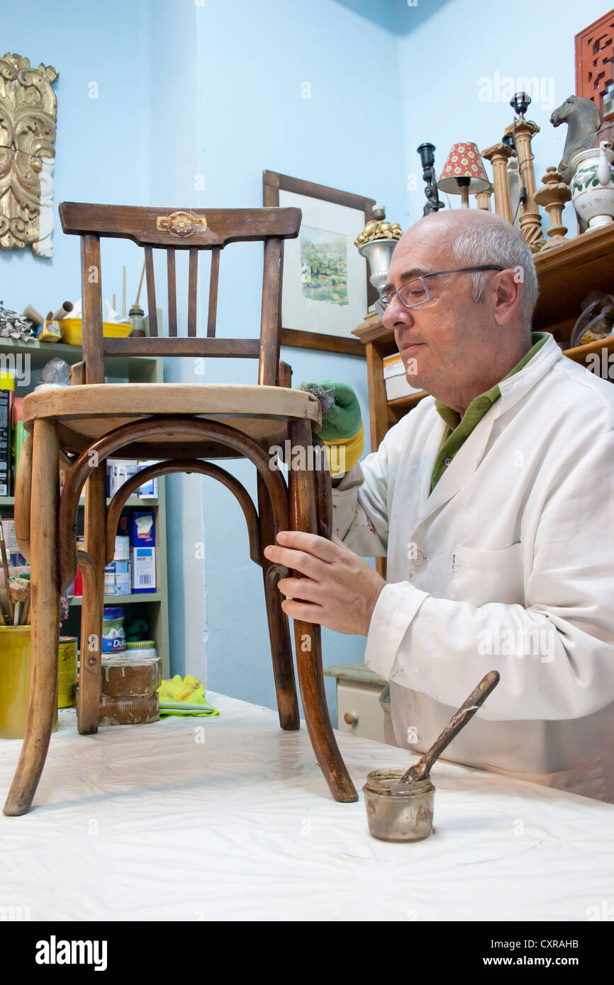 antique furniture restorer Stock Photo Alamy