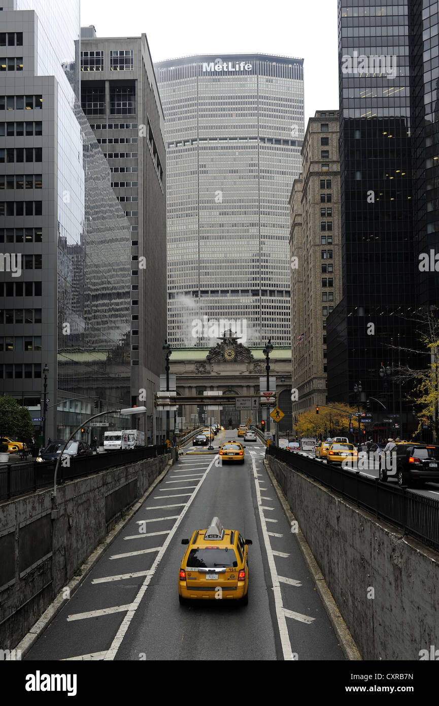 MetLife building and Grand Central Terminal, Park Avenue, Midtown Manhattan, New York City, New York, USA Stock Photo
