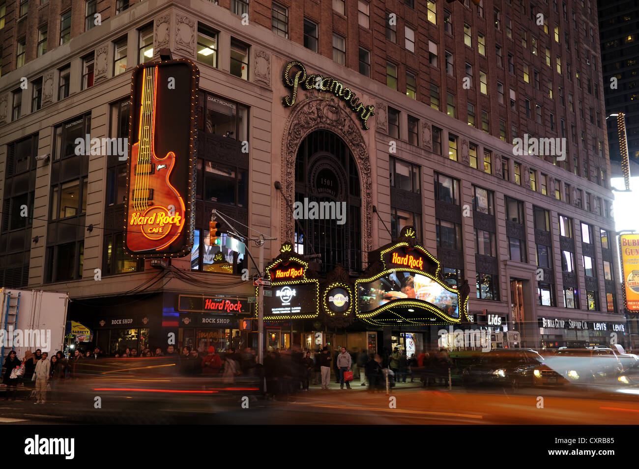 Hard Rock Cafe On Times Square At Night Midtown Manhattan New York Stock Photo Alamy