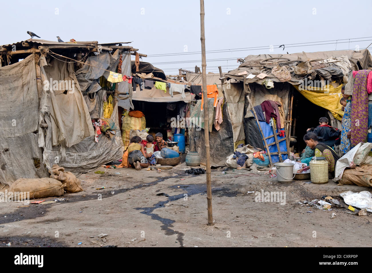 Slum huts, Shibpur district, Haora or Howrah, Calcutta, Kolkata, West Bengal, India, Asia Stock Photo