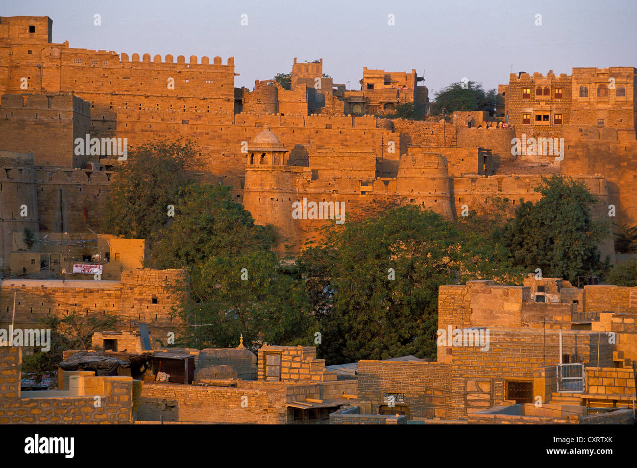 Honey-coloured exterior walls of the Fortress of Jaisalmer, Rajasthan, India, Asia Stock Photo