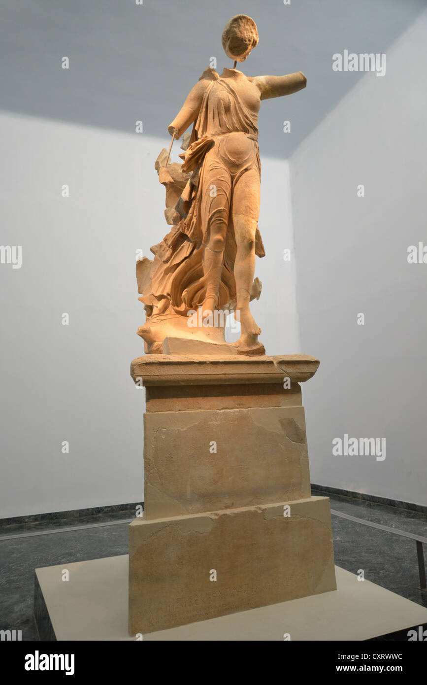 Statue of The Nike of Paeonios, The Archaeological Museum of Olympia,  Ancient Olympia, Elis, West Greece Region, Greece Stock Photo - Alamy