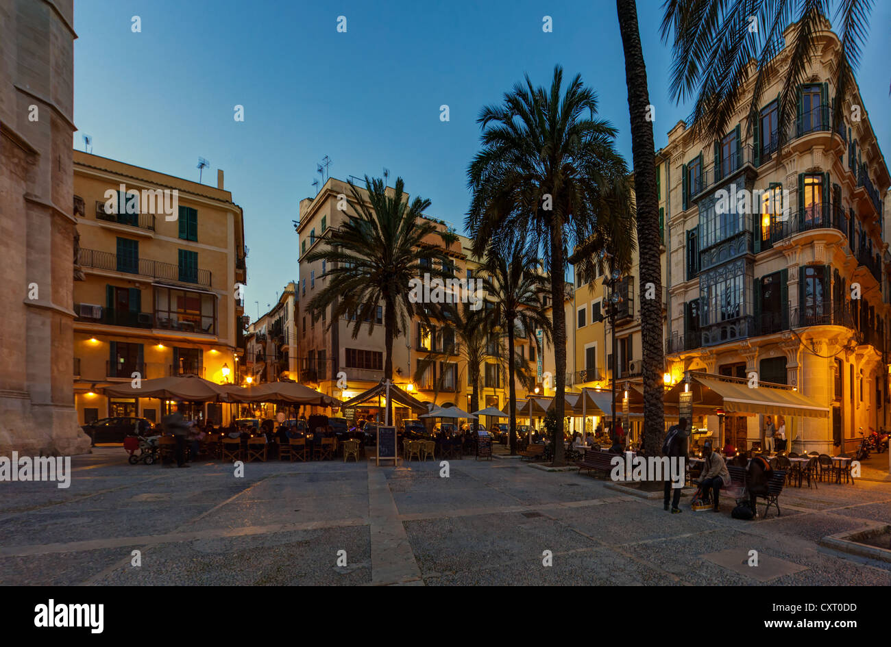 palma-mallorca-old-town-restaurants-hi-res-stock-photography-and-images