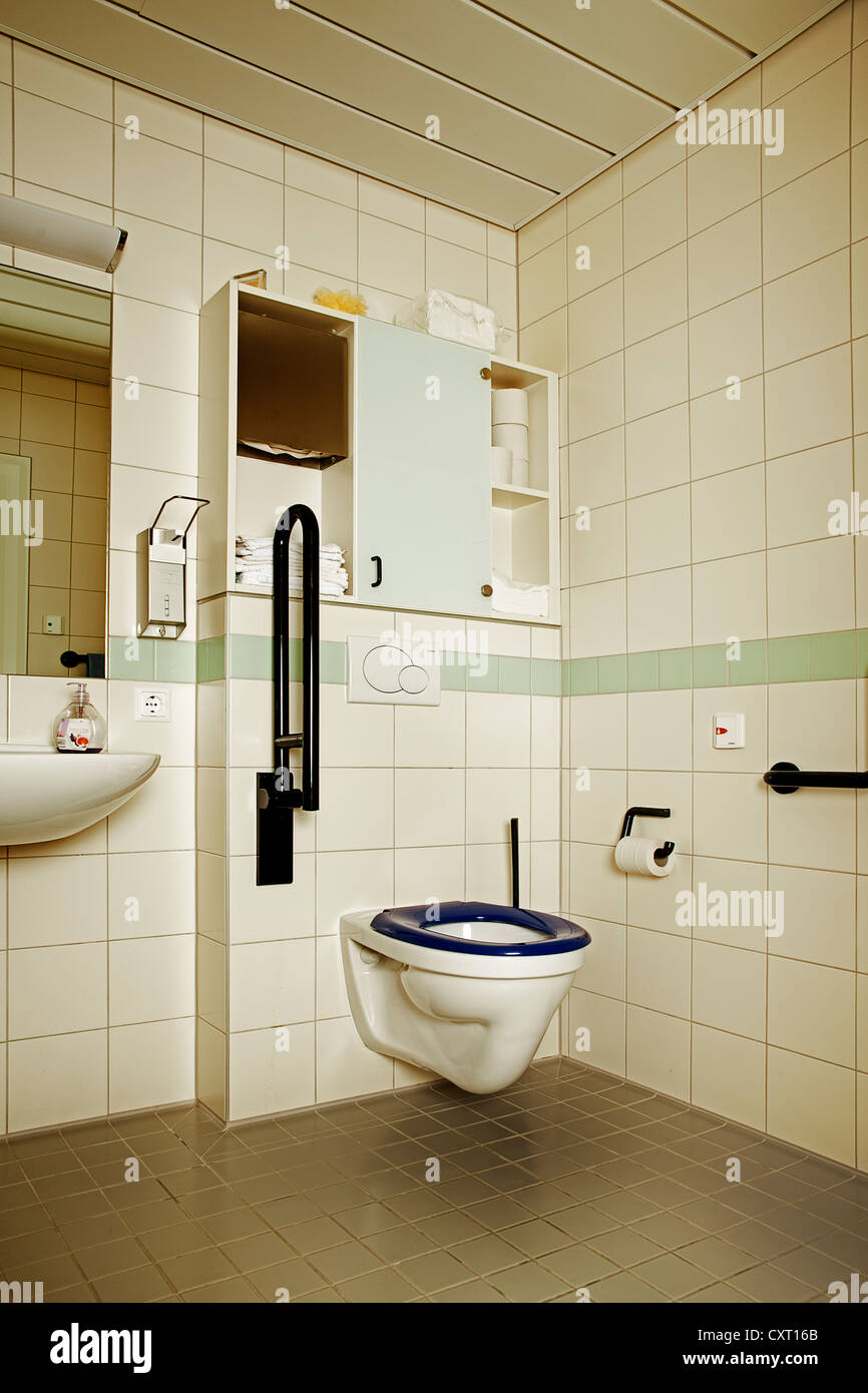 Wheelchair accessible toilet hires stock photography and images Alamy