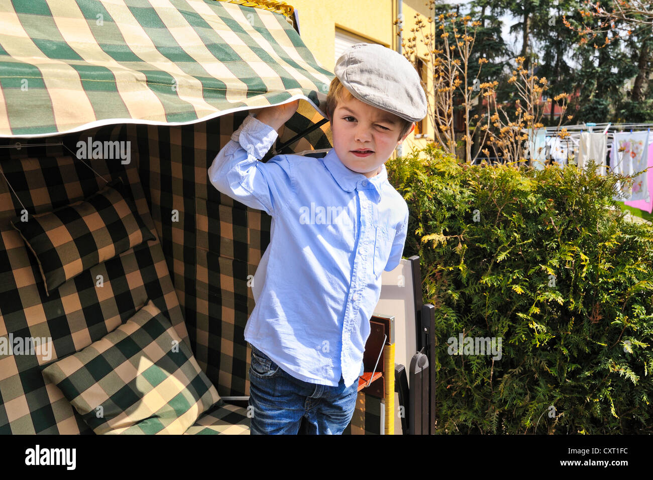 Wearing A Flat Cap High Resolution Stock Photography and Images - Alamy