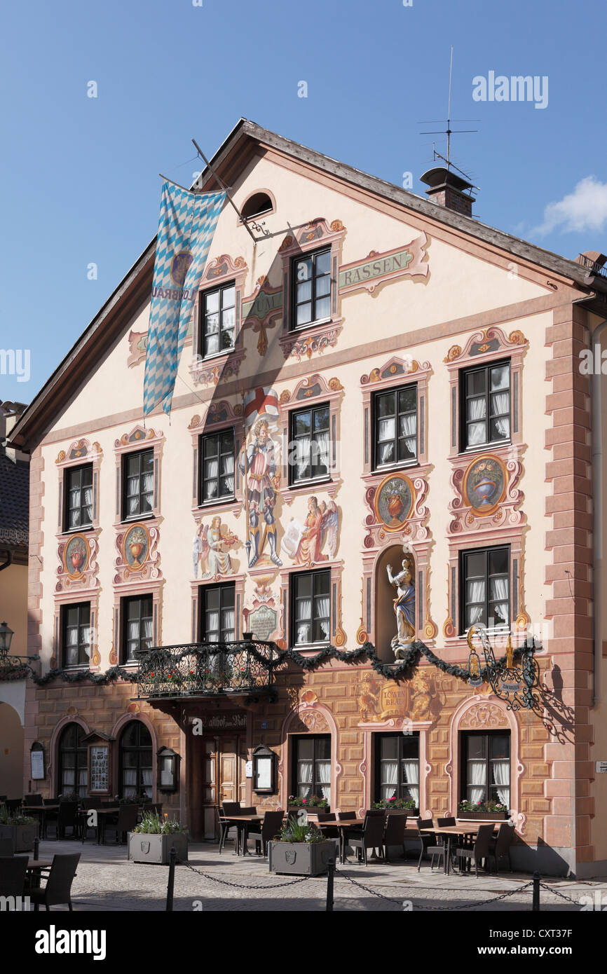Mural painting on the facade of Gasthof zum Rassen Restaurant, district of Garmisch, Garmisch-Partenkirchen Stock Photo