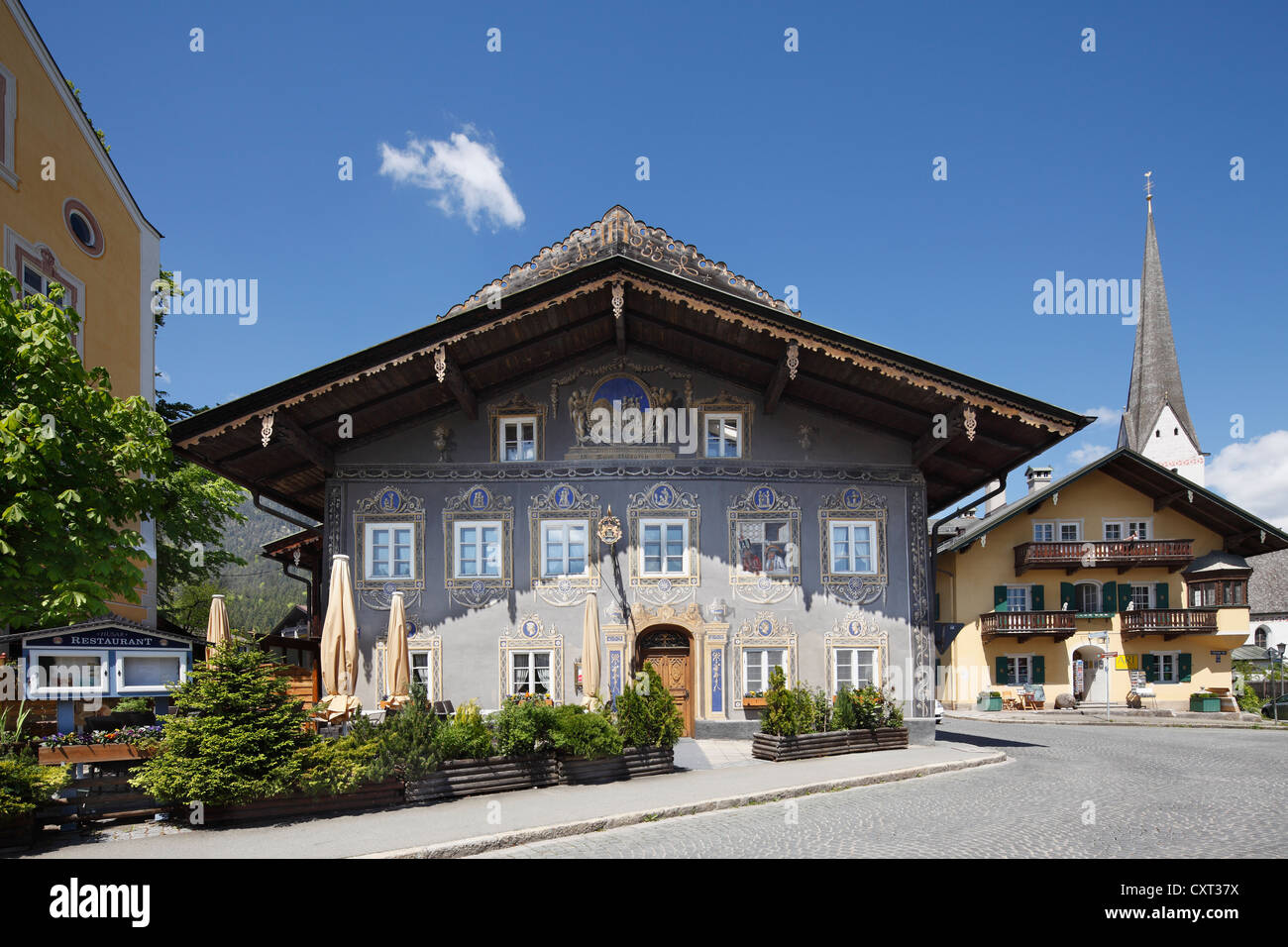 Hussar Restaurant, Haus zum Husaren building, the old parish church of St. Martin, district of Garmisch, Garmisch-Partenkirchen Stock Photo