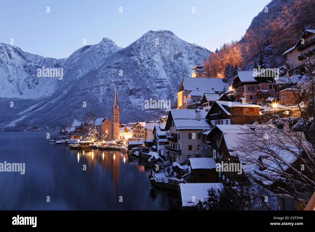 Hallstatt snow hi-res stock photography and images - Alamy